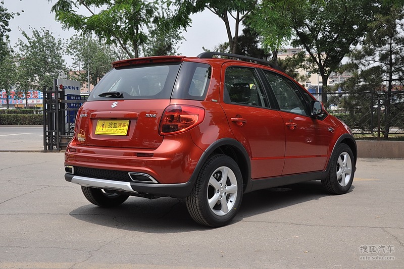 2010款铃木天语sx4两厢冠军限量版到店实拍