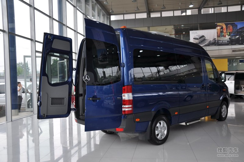 【 奔驰凌特图片】_2010款 3.