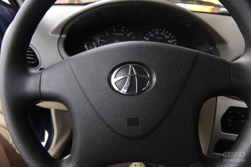 0l手动无助力版实拍   方向盘                车辆提供:北京天达同力