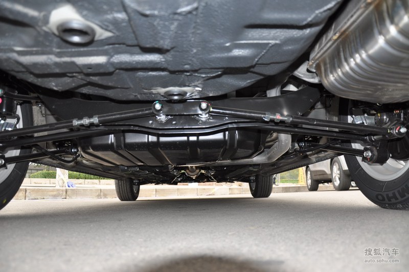 2011款北京现代伊兰特16l手动舒适天窗型实拍