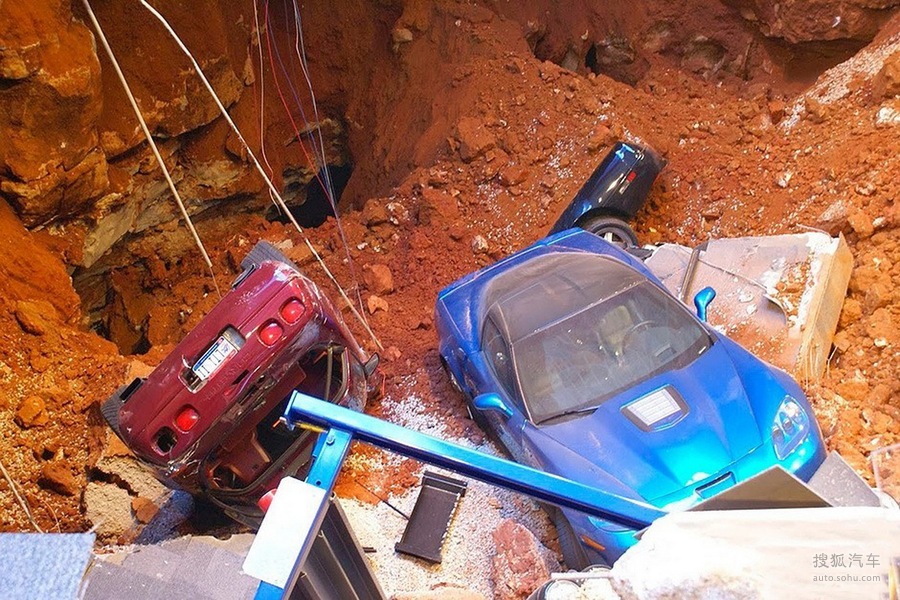 【天灾降临豪车被毁!汽车博物馆地震损失惨重】_花絮图_搜狐汽车