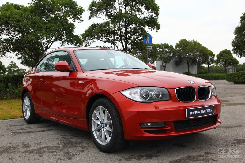 宝马进口宝马1系双门2011款宝马120i coupe双门轿跑车上海试驾