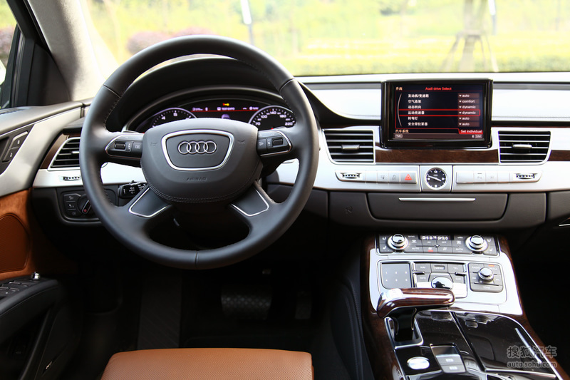 0tfsi low quattro 豪华型内饰图片m729328】_奥迪图片_搜狐汽车网