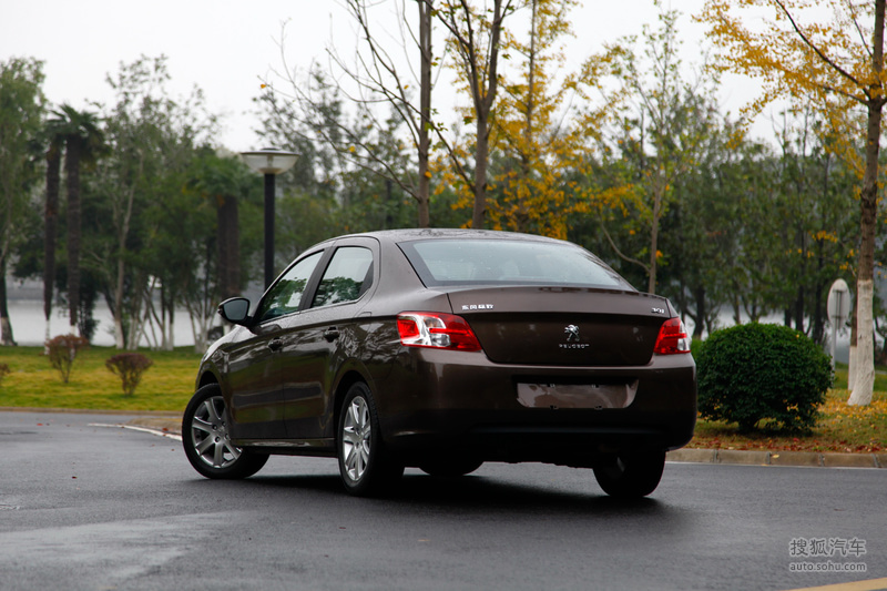 2013款东风标致301尊贵版试驾实拍