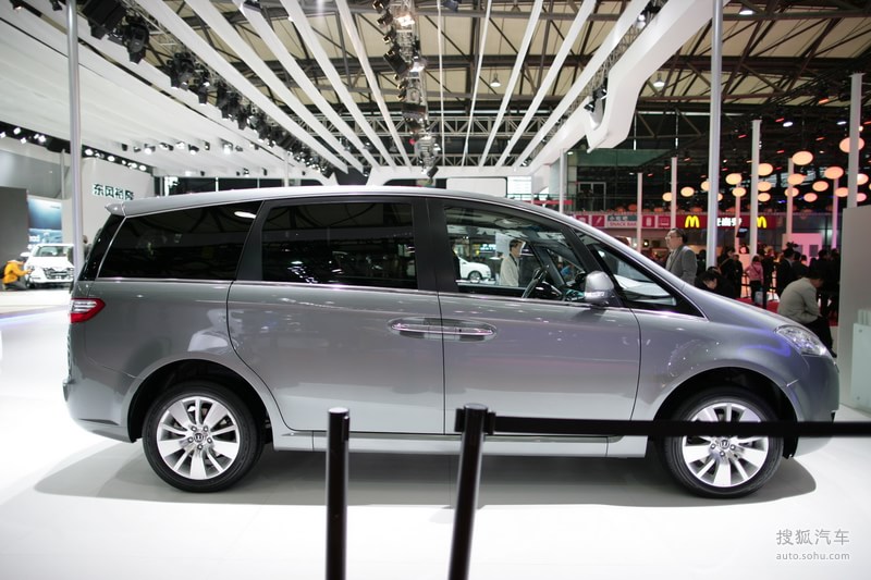 纳智捷东风裕隆大7 mpv纳智捷 大7mpv 上海车展实拍