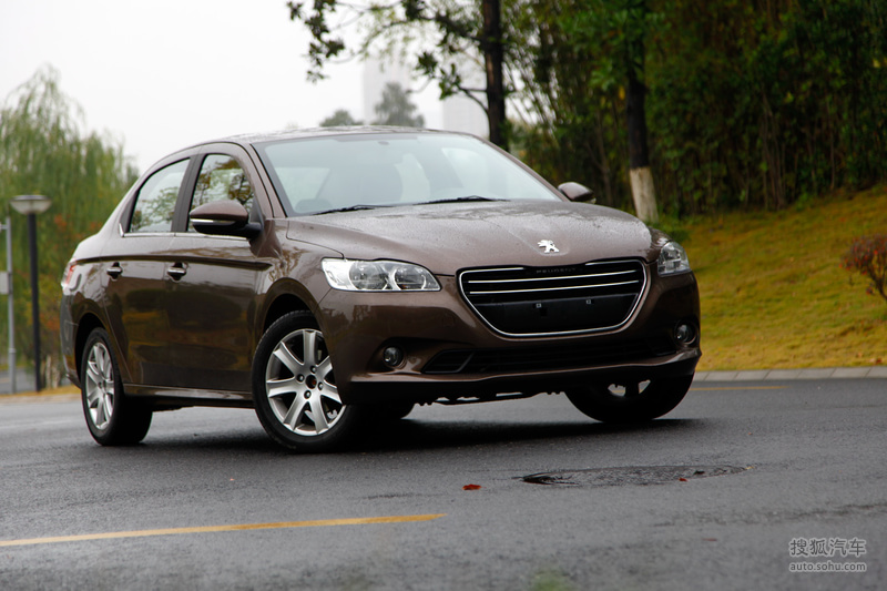 2013款东风标致301尊贵版试驾实拍