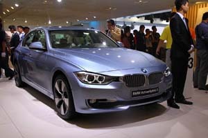 宝马3系混合动力