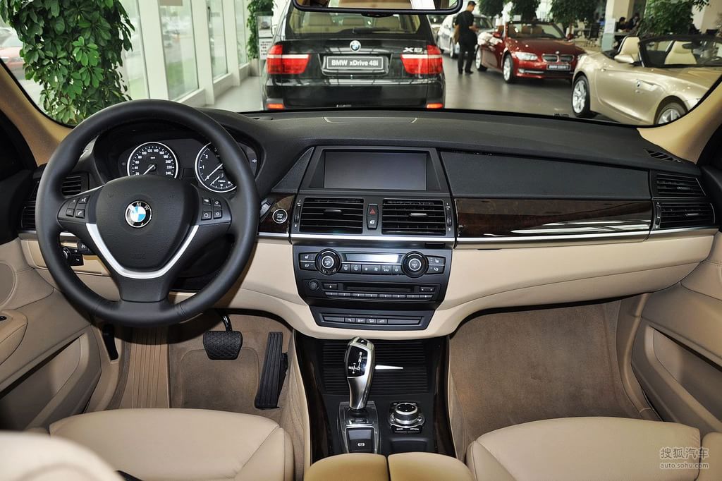 【宝马x5 2011款xdrive50i 豪华型内饰米色真皮内饰高清图片g795932】