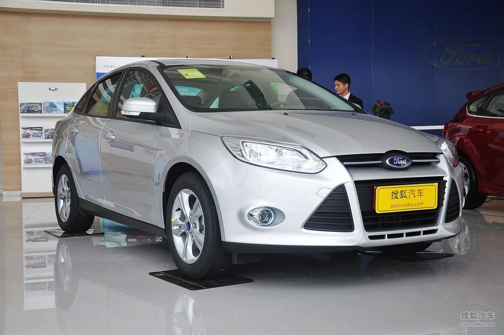 福特福克斯三厢2012款1.