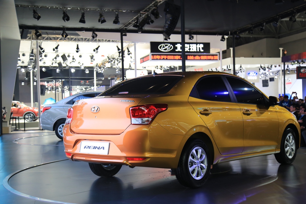 2017重庆车展北京现代全新瑞纳发布