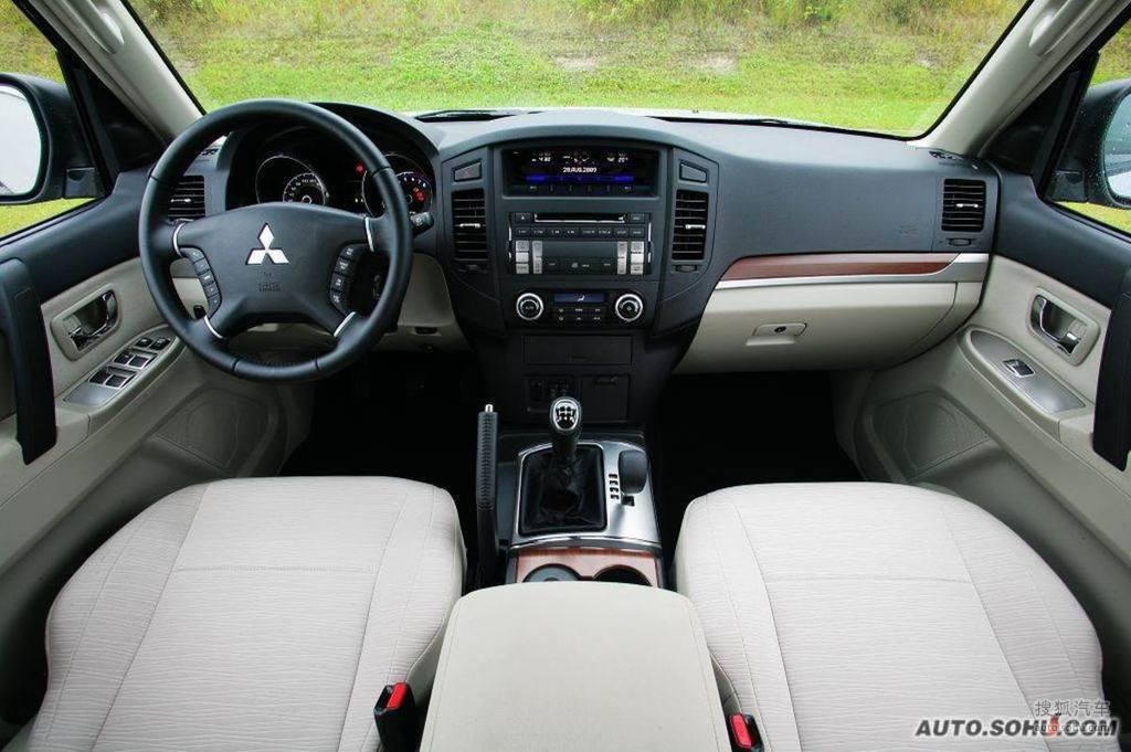 三菱帕杰罗长轴2010款3.0l 豪华版内饰g316592图片_图库_搜狐汽车