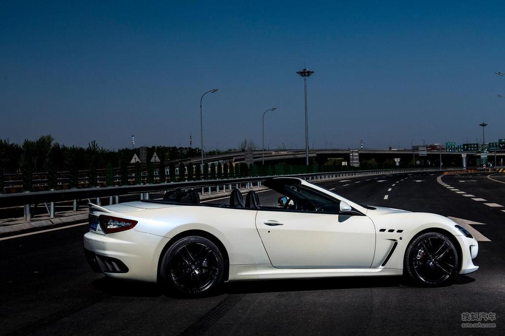 夜店女不顾生死上豪车 无法拒绝的豪车连连看