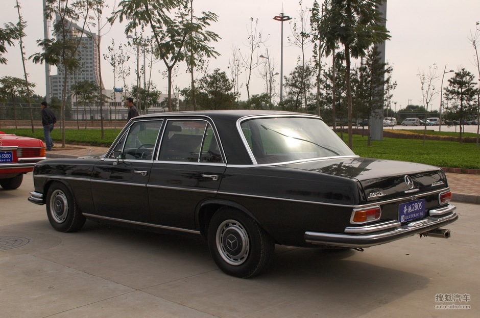 梅赛德斯奔驰280s