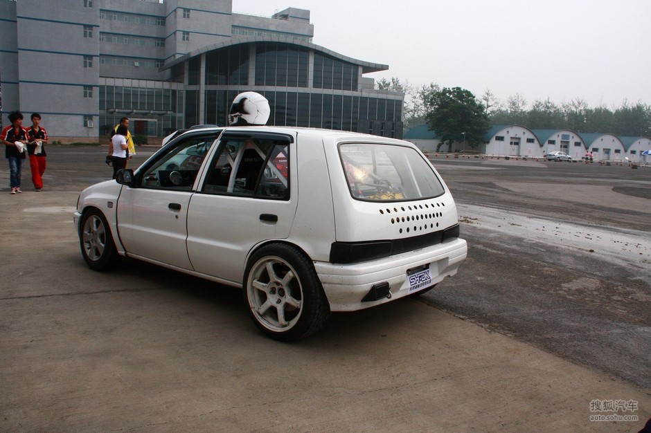 2012汽车驾控赛之爆改夏利&低调gti