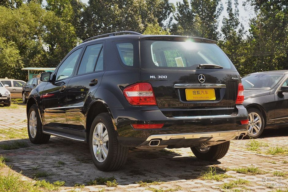 2010款奔驰ml300 4matic