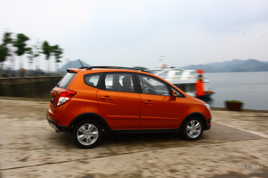 长安cx20试驾1.3l手动运动版