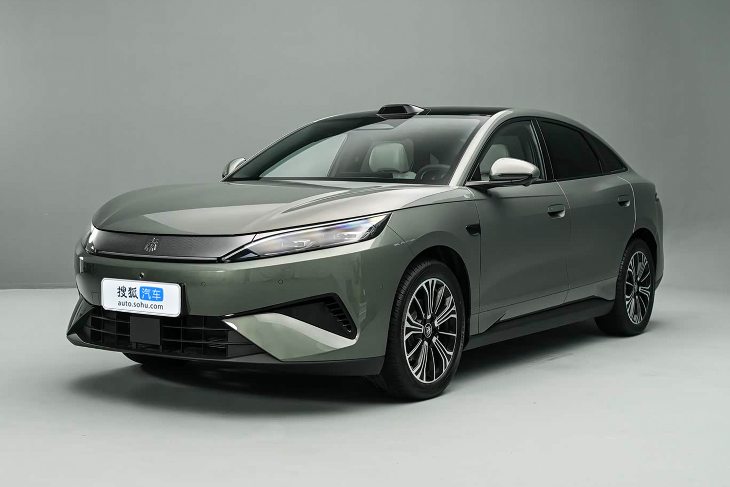 比亚迪秦MAX EV
